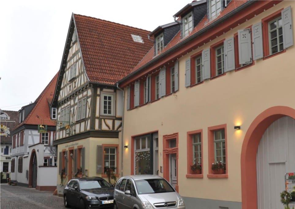 Goldener Hirsch Aparthotel Шрисхайм Екстериор снимка