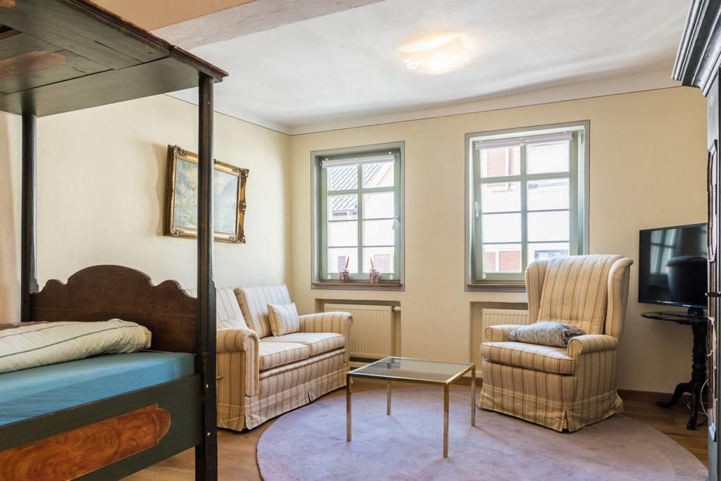 Goldener Hirsch Aparthotel Шрисхайм Екстериор снимка