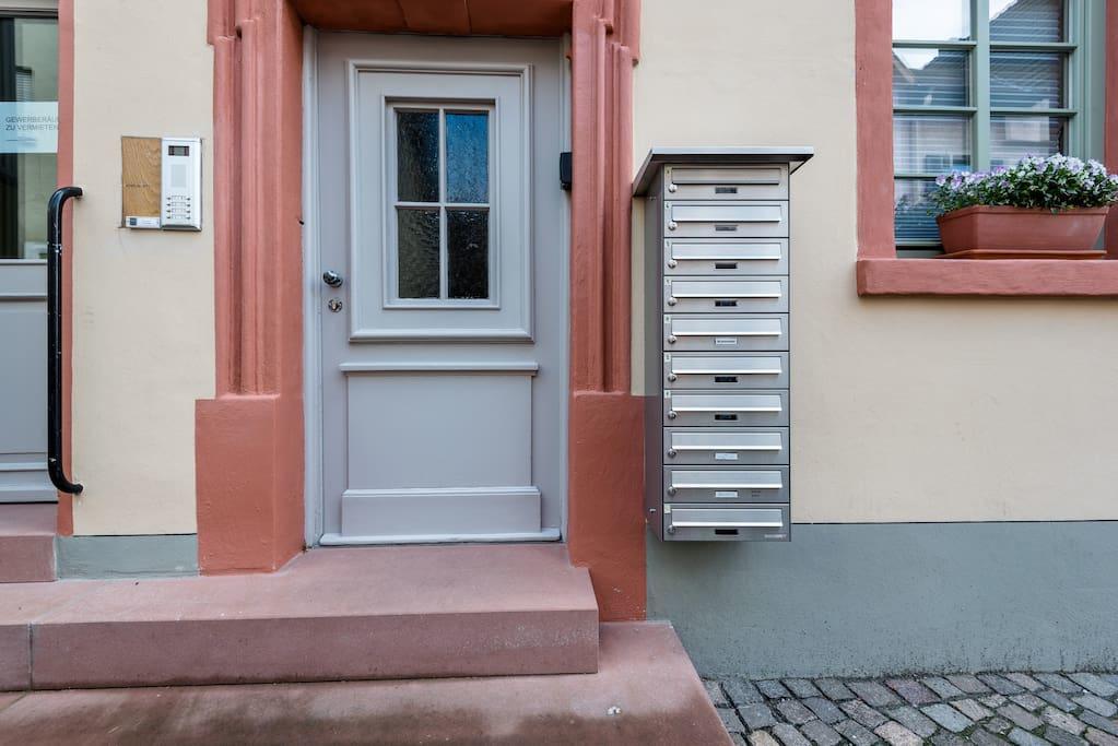 Goldener Hirsch Aparthotel Шрисхайм Екстериор снимка