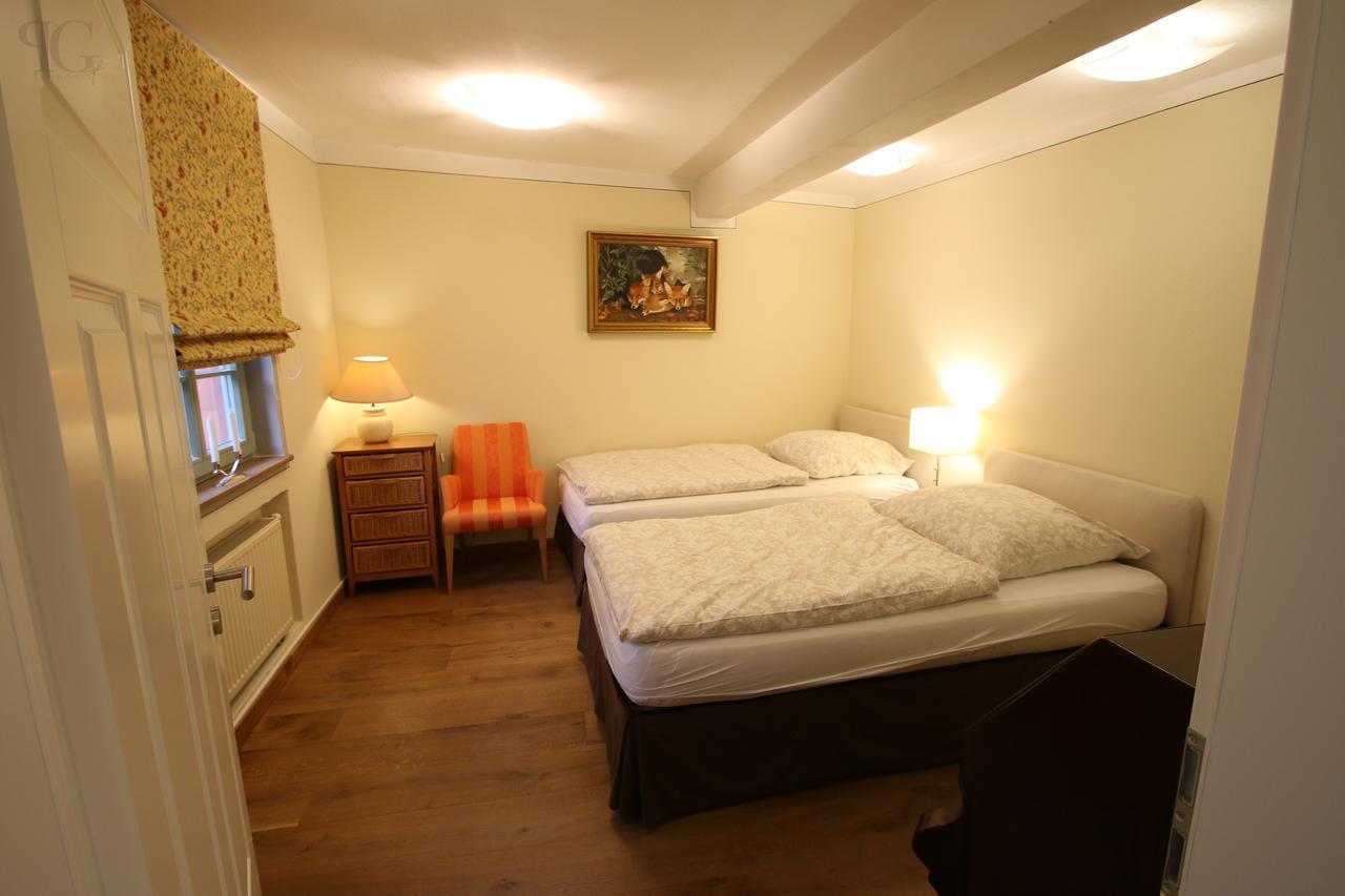 Goldener Hirsch Aparthotel Шрисхайм Екстериор снимка