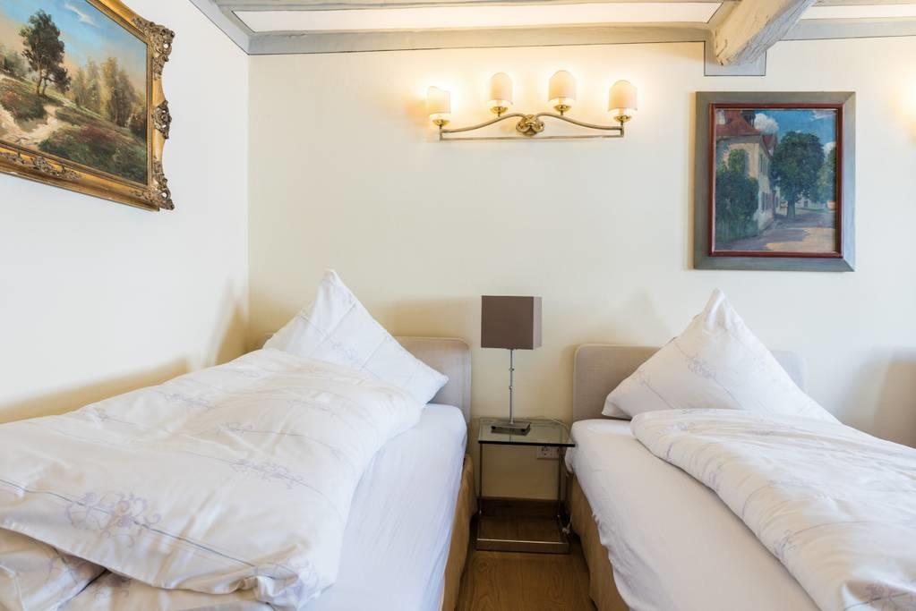 Goldener Hirsch Aparthotel Шрисхайм Екстериор снимка