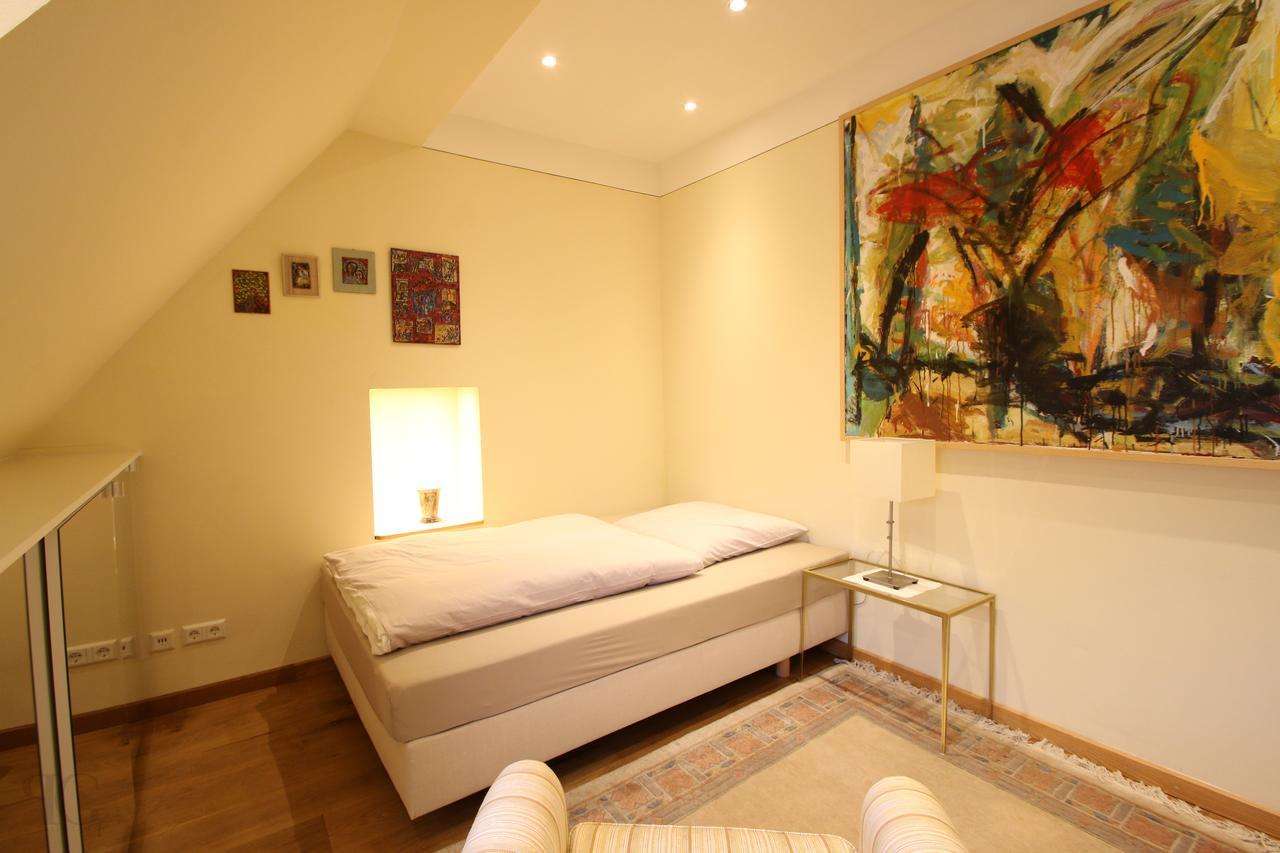 Goldener Hirsch Aparthotel Шрисхайм Екстериор снимка