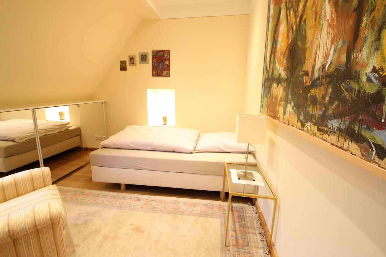 Goldener Hirsch Aparthotel Шрисхайм Екстериор снимка
